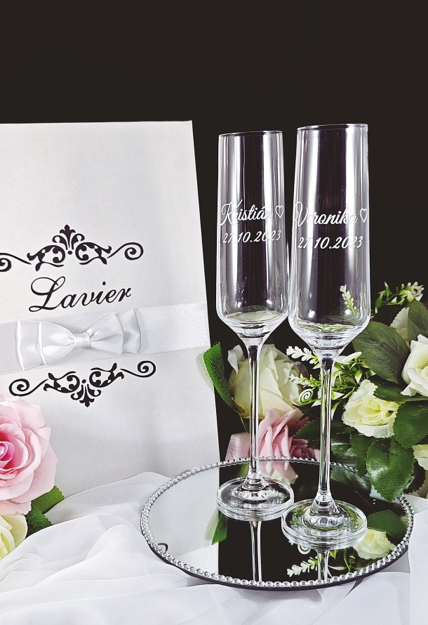 Svadobné poháre s menami a srdiečkom v minimalistickom prevedení-img