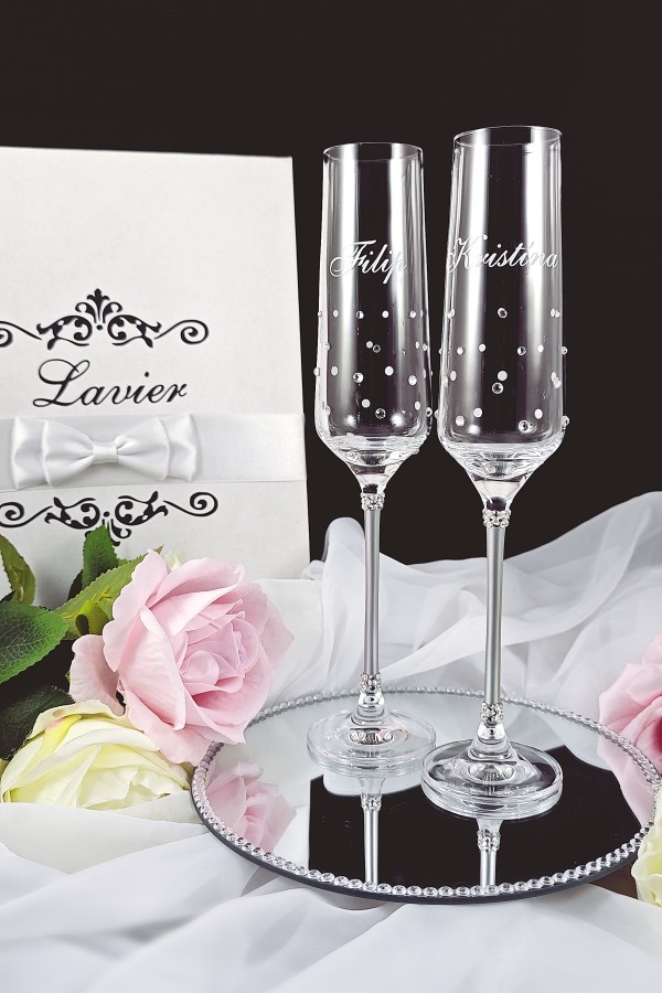 Luxusné svadobné poháre Kristína zdobené kamienkami Crystal so striebornou stopkou-title-img