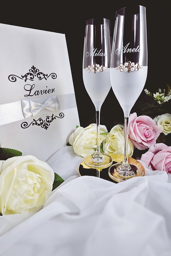 Svadobné poháre na šampanské Aneta s brošňou-title-img