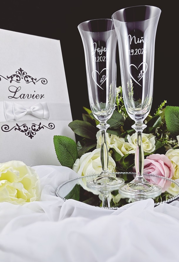 Svadobné poháre na šampanské so srdiečkom a tromi kamienkami-img